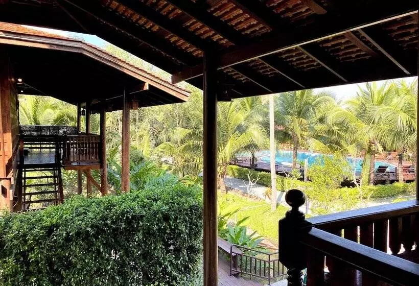 Maikaew Damnoen Resort