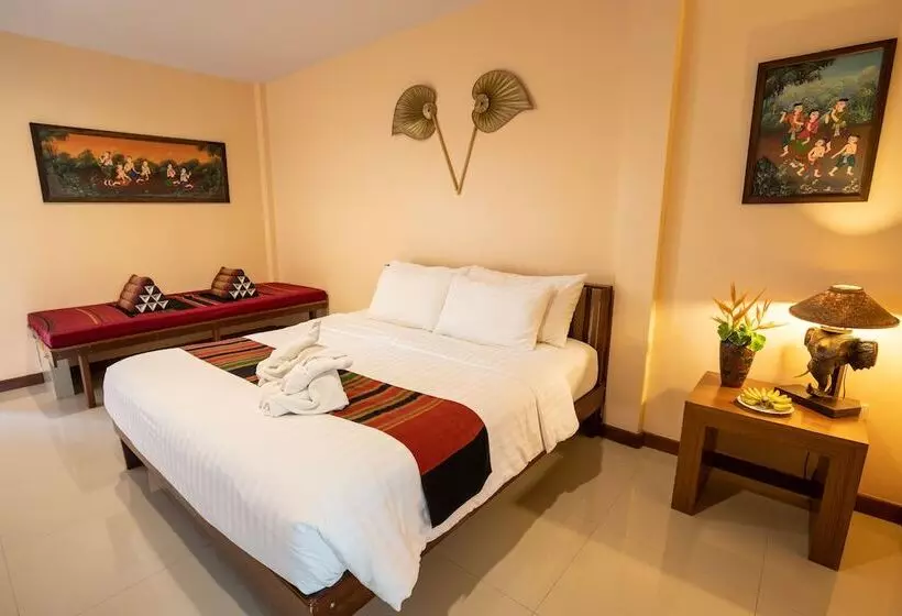 Maikaew Damnoen Resort