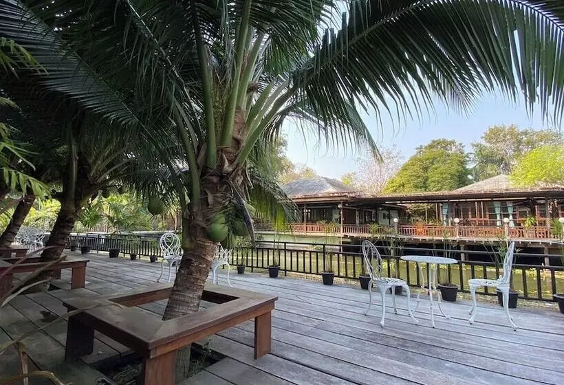 Maikaew Damnoen Resort