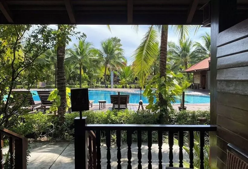 Maikaew Damnoen Resort