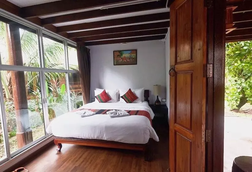 Maikaew Damnoen Resort