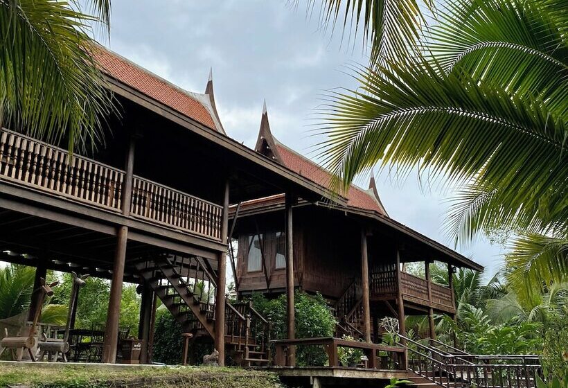 Maikaew Damnoen Resort