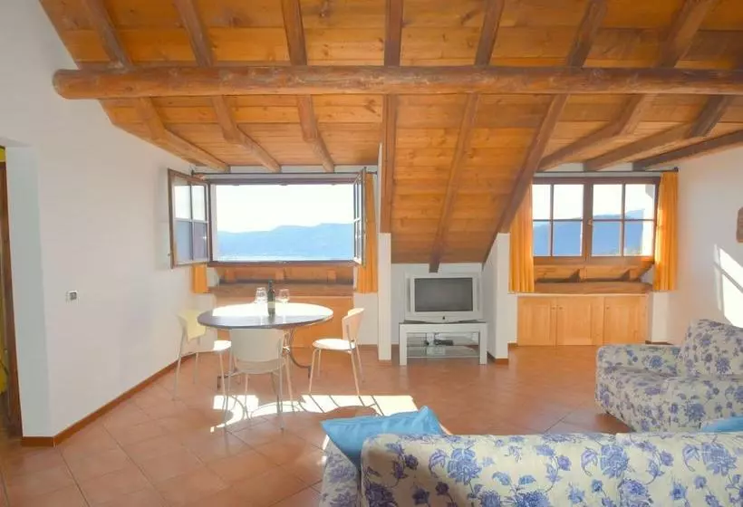 Peaceful Cottage In Cargiogo With Private Terrace