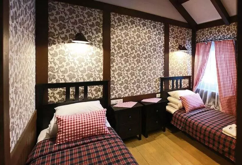 Shishki Na Lampushke   Bavarsky Khutor