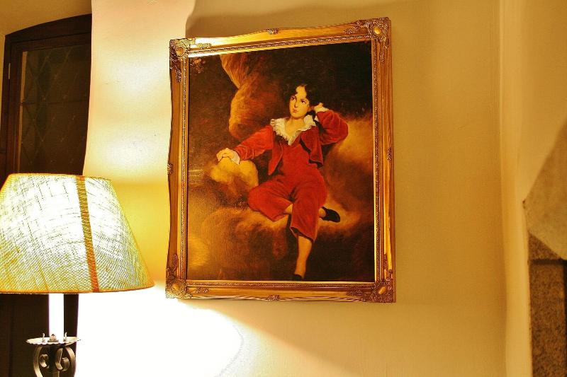 민박 Leslie Castle