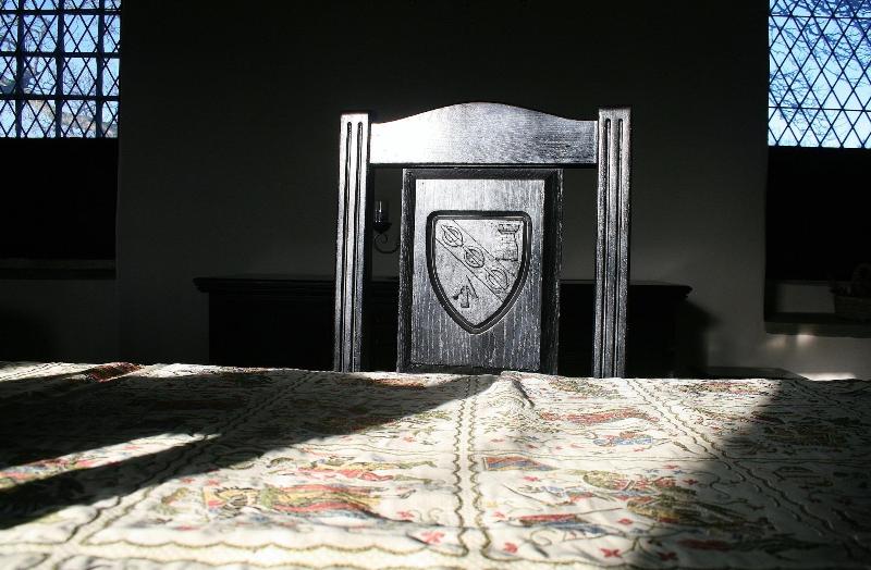 민박 Leslie Castle