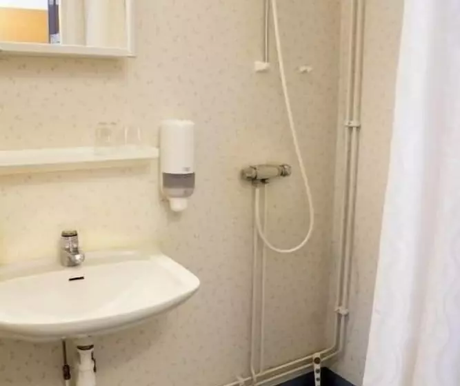 Aamiaismajoitus (B&B) Sikfors Konferens & Fritidsby