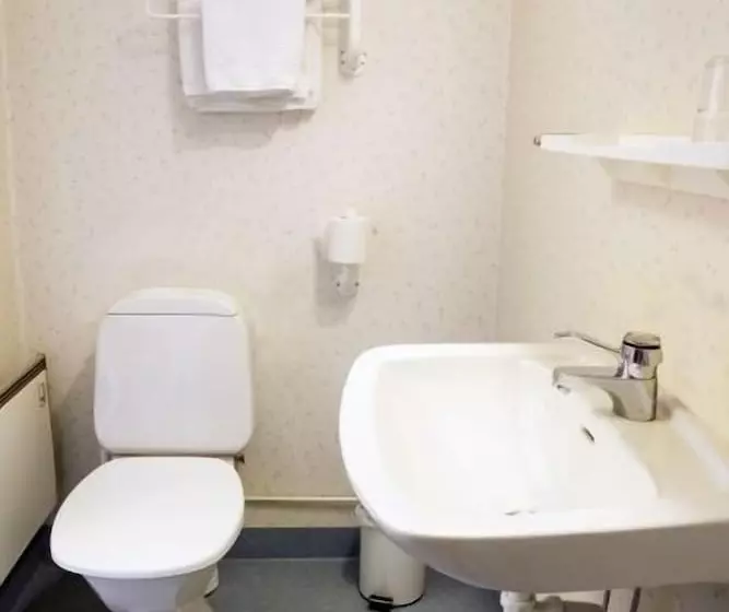 Aamiaismajoitus (B&B) Sikfors Konferens & Fritidsby