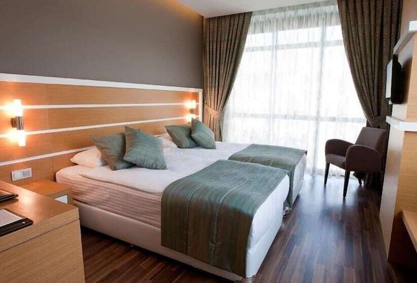 Fourway Hotel Spa & Restaurant