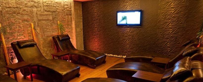 Fourway Hotel Spa & Restaurant