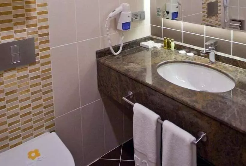 Fourway Hotel Spa & Restaurant