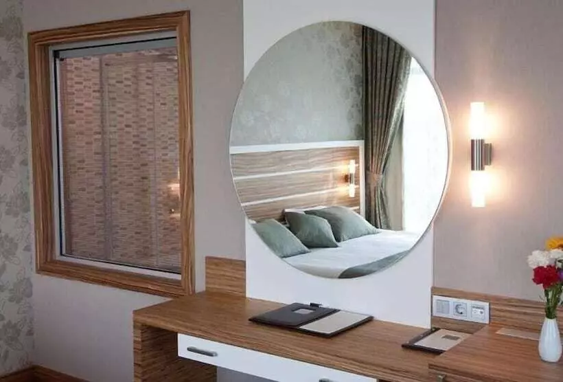 Fourway Hotel Spa & Restaurant