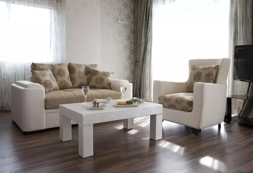 Fourway Hotel Spa & Restaurant