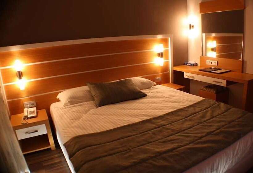 Fourway Hotel Spa & Restaurant