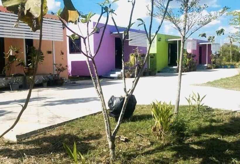 בית מלון כפרי Aranya Resort