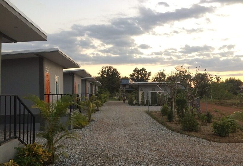 Отель Baan Phu Jad Kan Resort