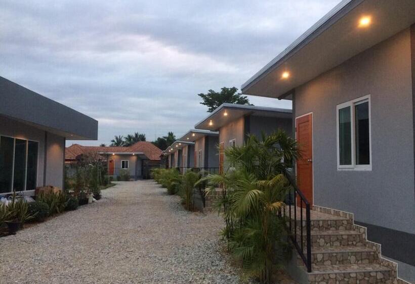 Отель Baan Phu Jad Kan Resort