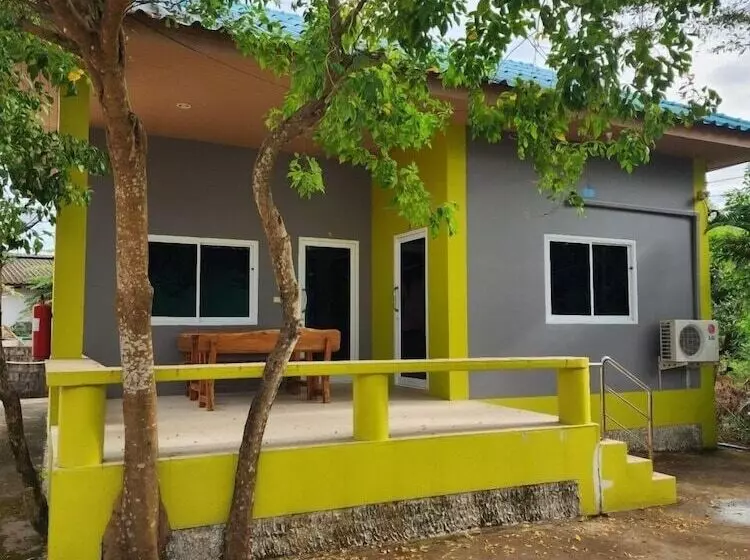 ホテル Banauyporn Resort