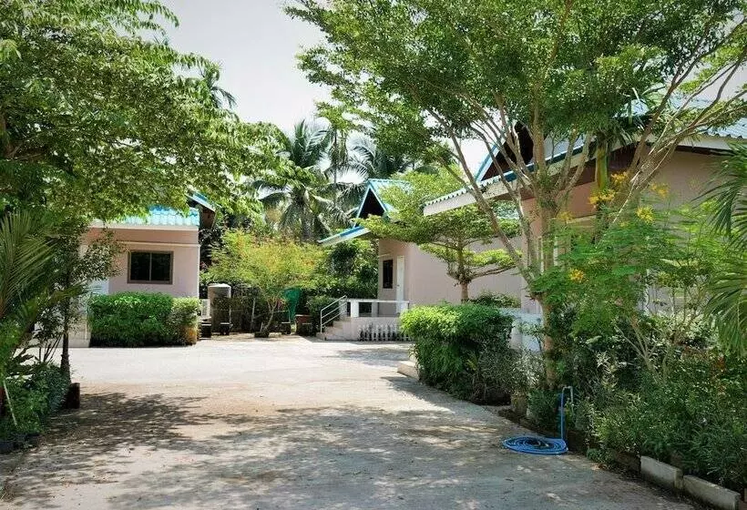 ホテル Banauyporn Resort