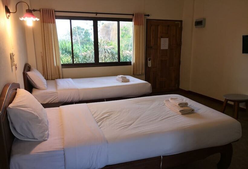 호텔 Chiang Kham Tilue Resort