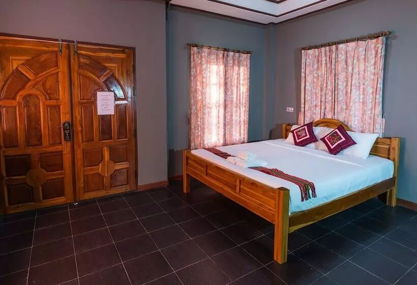 Hotelli Chiang Kham Tilue Resort