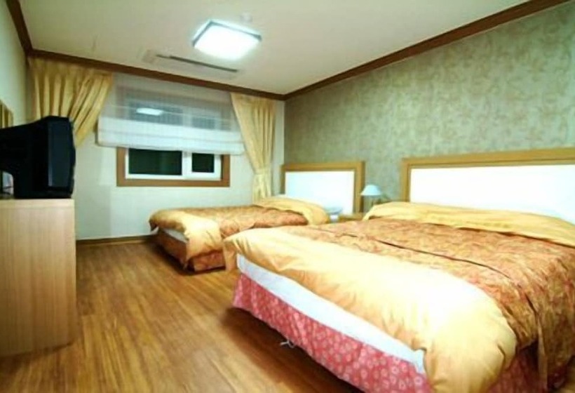 فندق Juwangsan Spa Tourist