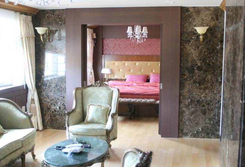 فندق Juwangsan Spa Tourist