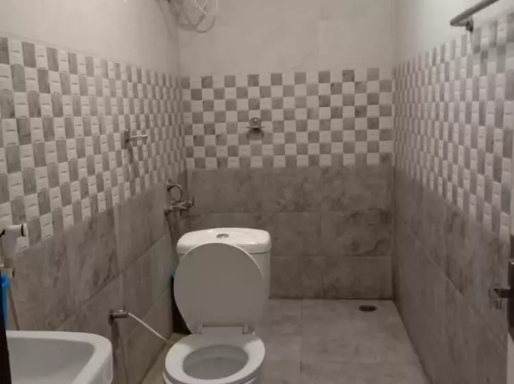 ホテル Kalaimagal Residency