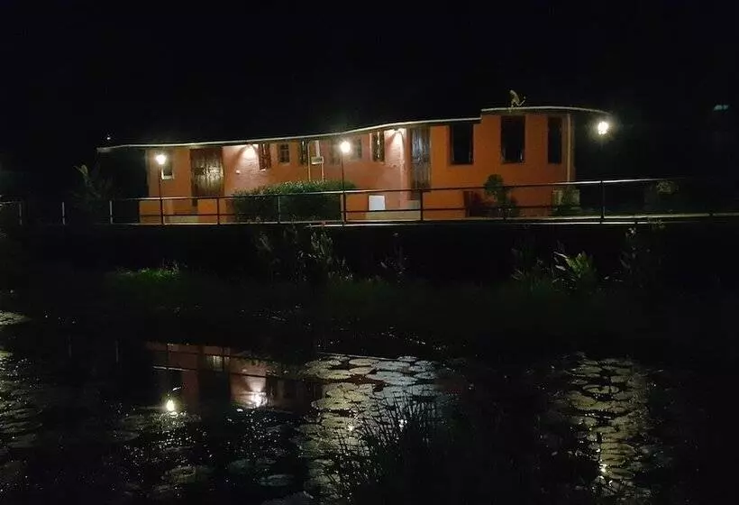 Hotelli Khemmarat Baandin Resort