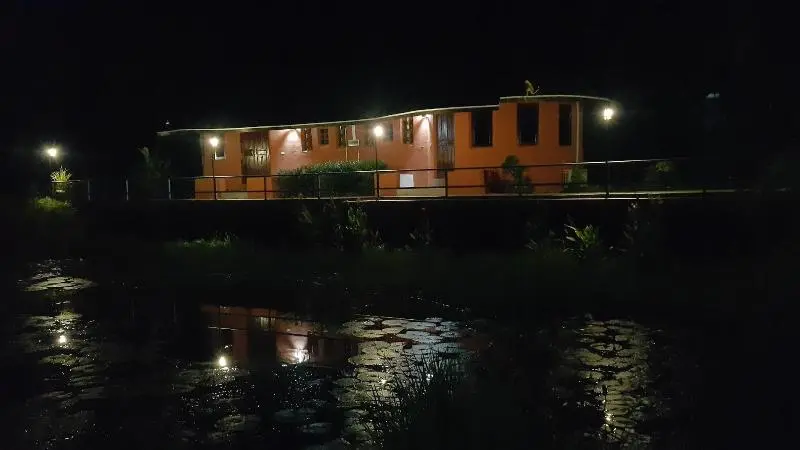 ホテル Khemmarat Baandin Resort