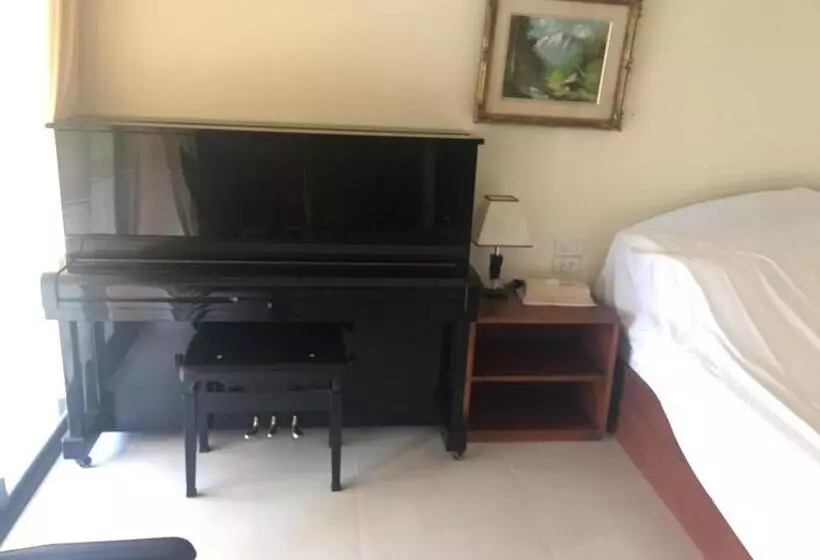 Hotelli Mamaungpaa Hill Resort