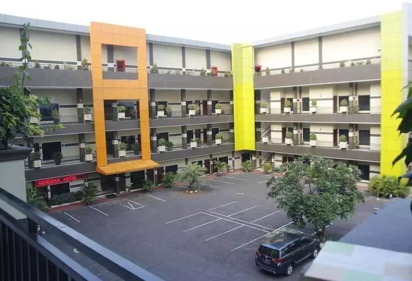 Otel New Merdeka Pati