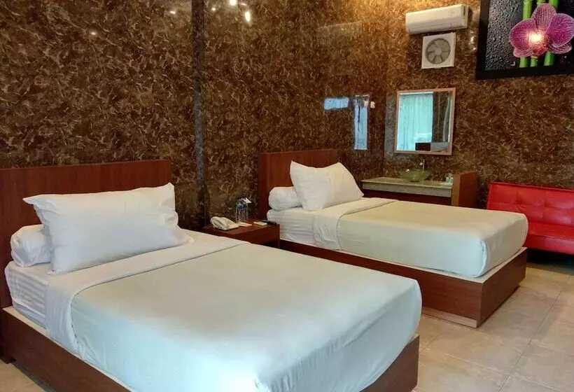 Otel New Merdeka Pati