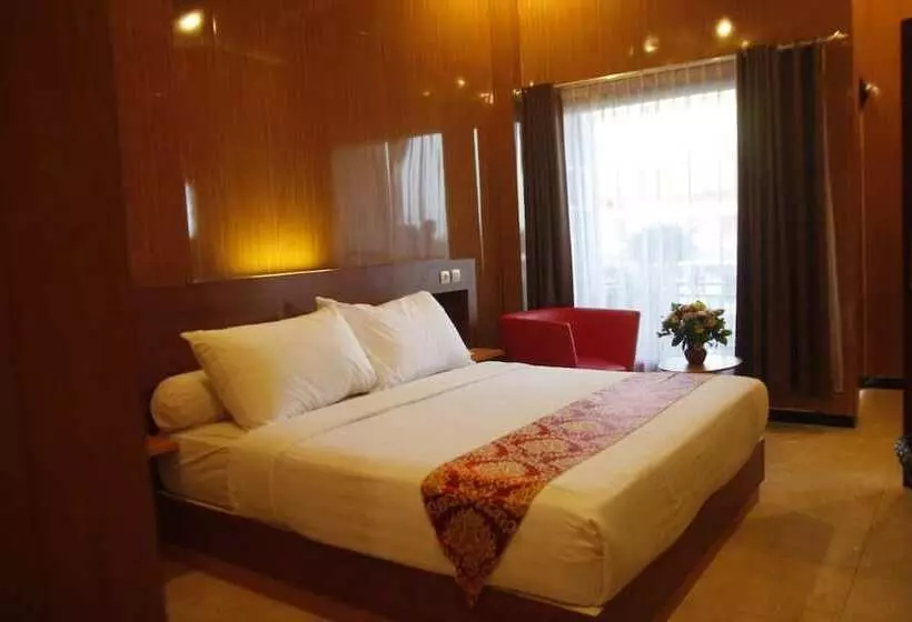 Otel New Merdeka Pati