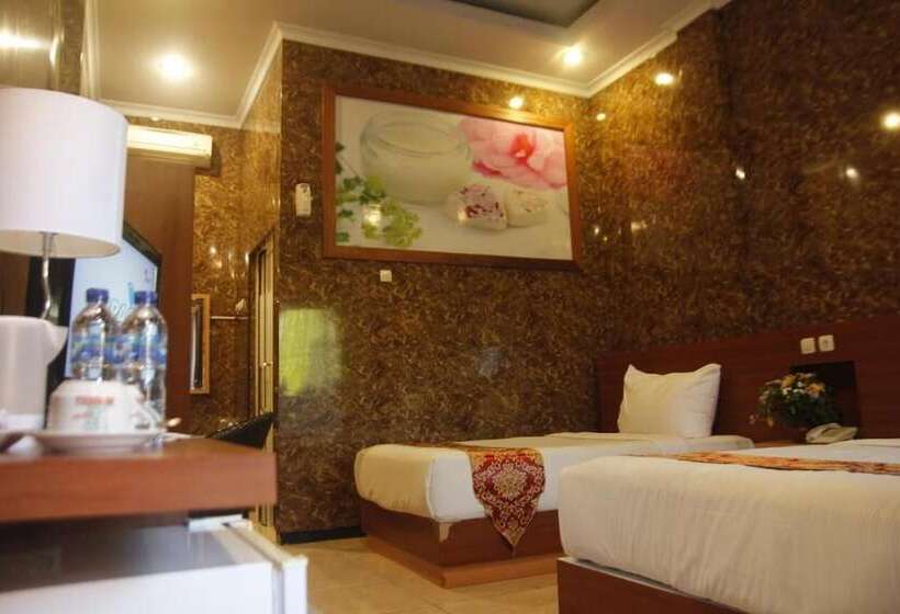 Otel New Merdeka Pati