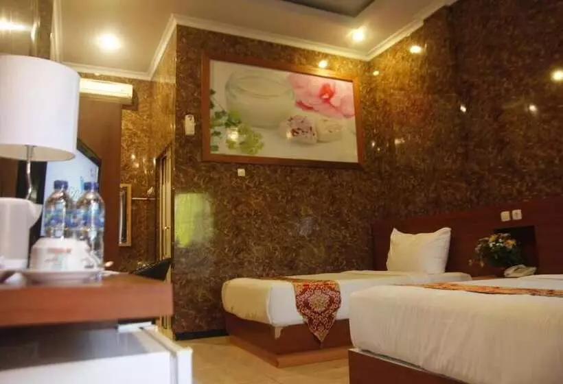 Otel New Merdeka Pati