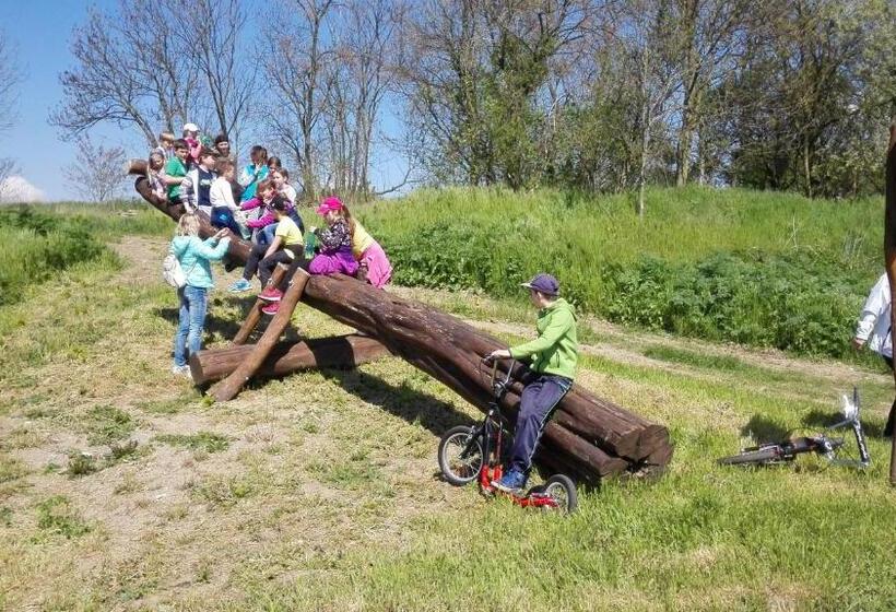 Landhotel Zoopark Zelčín