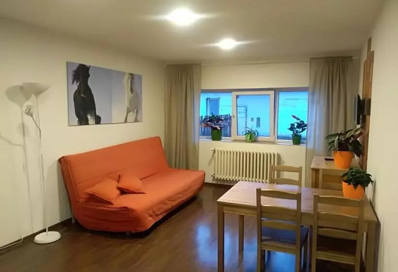 Maaseutuhotelli Zoopark Zelčín