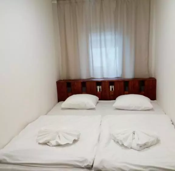 Maaseutuhotelli Zoopark Zelčín