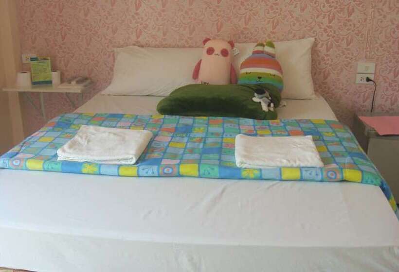 هتل The Zoosk Resort