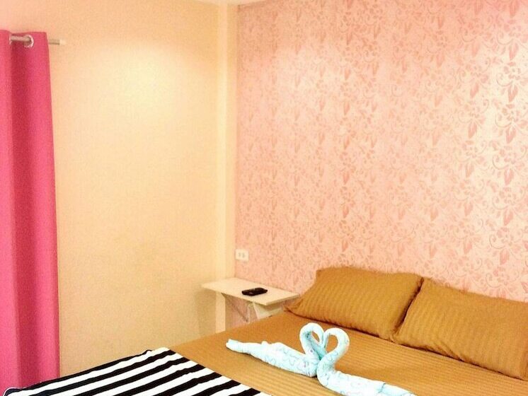 هتل The Zoosk Resort