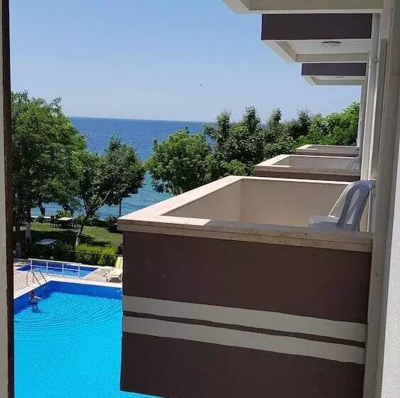 ホテル Troas Beach