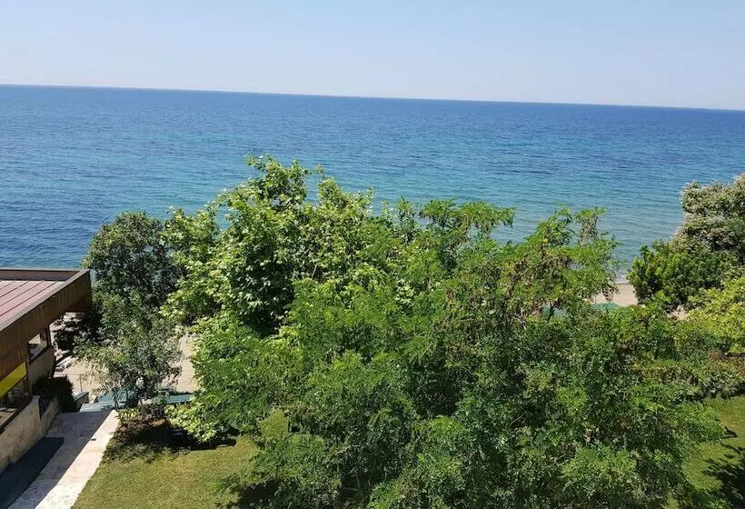 ホテル Troas Beach