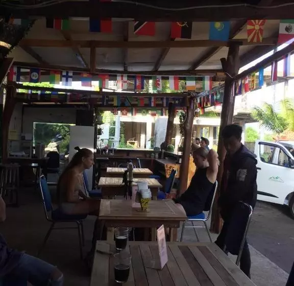 ペンション Achita Cottages