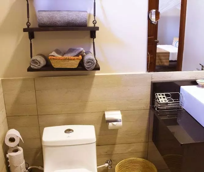 Majatalo Stemm Mountain Retreat Center