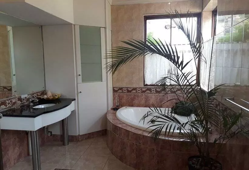 Majatalo The Guest House Standerton