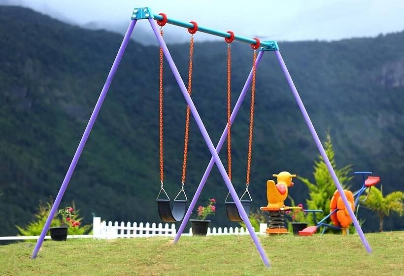 אתר נופש Vridhavan Mist City