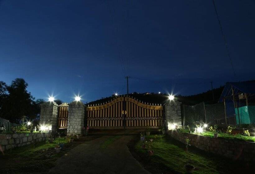 אתר נופש Vridhavan Mist City