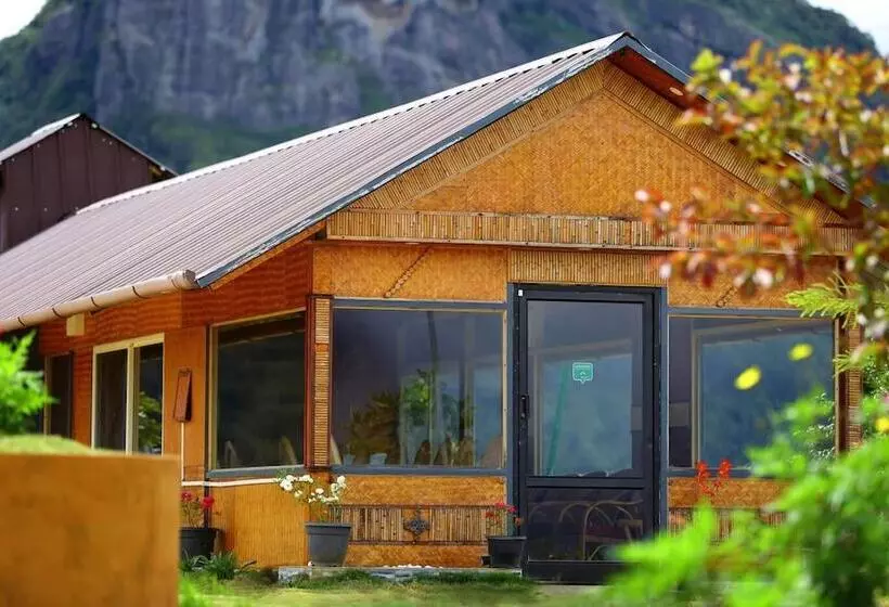 Resort Vridhavan Mist City