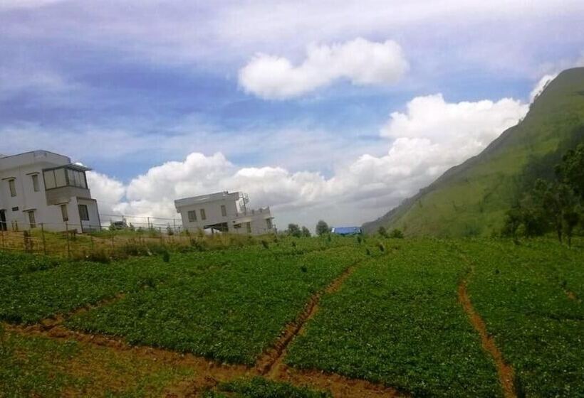 אתר נופש Vridhavan Mist City